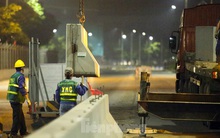 Trắng đêm tháo dỡ rào cứng trên đường đua F1 Hà Nội