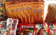 Rộ đồ ăn vặt nội địa Trung trên chợ mạng: Giá rẻ không thiếu thứ gì từ bánh kẹo, nước uống cho tới các loại thịt ăn liền