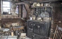 Ghé thăm 'ngôi nhà của ký ức' từ hơn 200 năm trước vẫn còn nguyên vẹn: Đồng hồ đã ngưng điểm, hàng trăm bức thư tình vẫn còn trong ngăn kéo