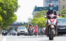 Người dân Hà Nội vật lộn dưới cái nắng như thiêu như đốt