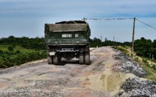 Xe quá tải cày suốt đêm, đường trăm tỷ sụt như sống trâu sau 2 tháng