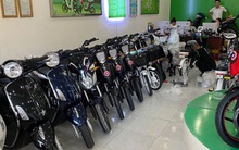 Xe máy điện bị "bỏ rơi"