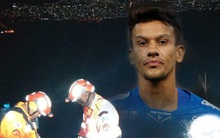 Lật xe rơi xuống vực sâu 200 m, cầu thủ bóng đá thoát chết thần kỳ nhờ lái xế hộp xịn?