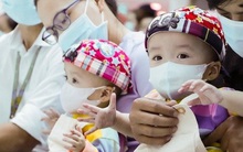 Hình ảnh vô cùng đáng yêu của Song Nhi hân hoan chào đón Trung thu