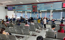 Ngày đầu bán vé Tết Tân Sửu 2021: Ga Sài Gòn vắng khách vì hàng chục nghìn người đã mua vé qua mạng