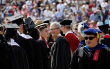 Bằng đại học vẫn là thứ bảo đảm việc làm công nghệ lương cao