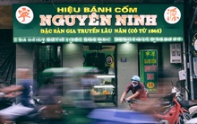 Truyền nhân đời thứ 5 nhà bánh cốm lâu đời nhất Hà Nội kể về mùa cưới “ế ẩm” nhất mọi thời đại, tiết lộ vị trí quan trọng của bánh cốm trong tráp sính lễ