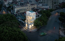 Công trình vừa là nhà cho 7 người ở, vừa là quán cà phê trên mảnh đất 35 m2 ở Huế