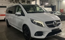 Mercedes-Benz V 250 AMG đầu tiên về Việt Nam: Ngoại hình thể thao, nội thất sang chảnh, giá thấp hơn gần tỷ đồng so với Toyota Alphard