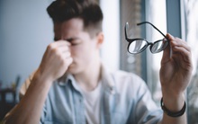 Cậu bé 15 tuổi đột nhiên mất thị lực, dễ mệt mỏi nhưng không tìm ra bệnh, đến khi bác sĩ hỏi về chế độ ăn mới vỡ lẽ: Thủ phạm thực sự là món khoái khẩu của nhiều người!