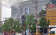 Cháy khách sạn cao tầng, nhân viên và khách bỏ chạy tán loạn