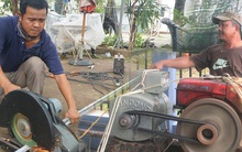 Ấm lòng sau cơn bão: Những người sửa mái tôn, "chạy nước" miễn phí cho bà con miền Trung
