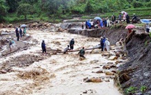 Hỗ trợ các tỉnh miền núi phía Bắc khắc phục hậu quả dông lốc, sạt lở đất