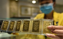 Giá vàng trong nước lại rớt mạnh