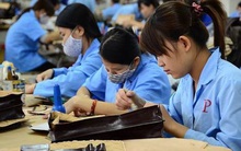 Lý do chưa đề xuất tăng lương tối thiểu vùng năm 2021