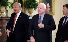 Điều gì khiến thành trì 20 năm của đảng Cộng hòa bất ngờ quay lưng với ông Trump?