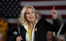 Đệ nhất phu nhân Mỹ Jill Biden: Tiến sĩ giáo dục với sự nghiệp dạy học đáng ngưỡng mộ, "thích chơi khăm" và từng đến Việt Nam năm 2015 để làm điều này