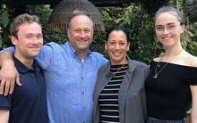 Đời tư ít ai biết về "bà đầm thép" - nữ Phó Tổng thống Mỹ vừa đắc cử, đặc biệt là mối quan hệ với con riêng và vợ cũ của chồng