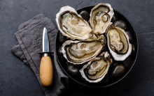 Xôn xao "cách ăn món hàu sống khoái khẩu mà không lo dính bệnh" được tuyên truyền trên Twitter: Bộ Y tế Nhật Bản mới đây đã lên tiếng