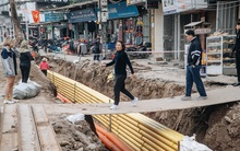 Cuộc sống người dân cạnh đại công trường đường vành đai nghìn tỷ: Ùn tắc, khói bụi, thậm chí ngã nhào