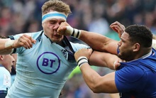 20 khoảnh khắc thể thao ấn tượng nhất 2020: Gương mặt nhòa lệ của cầu thủ đắt nhất thế giới, nỗ lực cứu bóng khiến anh chàng VĐV "in mặt" lên tường