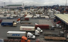 Cả nghìn container rác ngoại vô chủ: Cảng biển còng lưng gánh phí