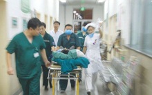 Cô gái 28 tuổi bất ngờ ngất xỉu, liệt nửa người cả đời dù đã được cấp cứu, nguyên nhân xuất phát từ thói quen trước khi đi ngủ của nhiều người trẻ