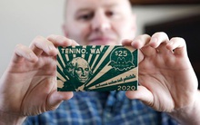 Không có tiền tiêu khi rơi vào tình thế như Đại khủng hoảng, một loạt thành phố trên thế giới nghĩ ra cách ứng phó: Tự in tiền