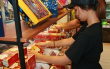 Bánh trung thu ‘đìu hiu’ dù đua nhau tung hàng sớm trước cả tháng