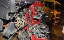 Hà Nội: Tai nạn liên hoàn trong đêm, 4 người thương vong