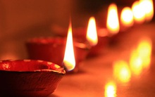 Thắp 4 ngọn đèn dầu trong phòng tối, thầy giáo chỉ ra 1 đạo lý giúp học trò cũ trở thành nhân viên xuất sắc: Ai cũng nên biết!