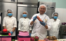 Sau "siêu phẩm" bánh mỳ, ông Kao Siêu Lực cho ra lò bánh trung thu thanh long, viết tiếp giấc mơ mang ẩm thực Việt ra thế giới