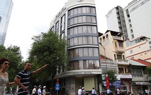 Ồ ạt rao bán khách sạn và kêu cứu!