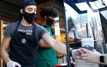 Các chuỗi đồ ăn nhanh thiết kế lại nhà hàng vì Covid-19