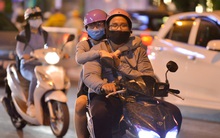 Ảnh: Đường phố Hà Nội đẹp hiền hòa đêm đầu tiên đón thu sang, người dân thích thú cảm nhận cái se lạnh về trên từng ngõ nhỏ