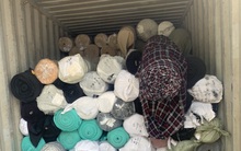 Phát hiện kho hàng chứa hơn 80 tấn vải cuộn không rõ nguồn gốc xuất xứ