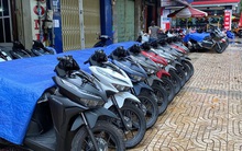 Xe máy ngoại nhập đua nhau giảm giá