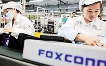 Công nhân Trung Quốc lắp ráp iPhone 12 "xuyên" Trung Thu để kịp ngày ra mắt