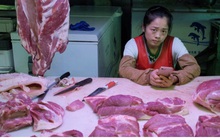 Trung Quốc tiếp tục xả kho gần 13.000 tấn thịt lợn dự trữ ra thị trường