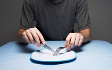 Điều gì sẽ xảy ra với cơ thể khi không ăn tối? Ngoài việc gầy đi, có 4 cái kết nguy hiểm rình rập