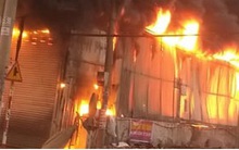 Cháy lớn tại Bình Dương khiến cửa hàng bán xe máy bị thiêu rụi, thiệt hại hàng tỷ đồng