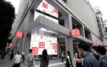 Cổ phiếu công ty mẹ Uniqlo lập đỉnh lịch sử