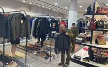 Phát hiện cửa hàng bán đồ hiệu nhập lậu trị giá trên 1,5 tỷ đồng