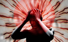 Bố đột quỵ, con dùng dao cứa tai chích máu gây nguy hiểm: BS cảnh báo 3 sai lầm chết người khi xử trí đột quỵ mọi người cần tránh