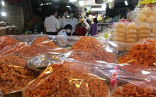 Nhiều mẫu tôm khô, khô bò, giò chả… ở TP HCM không có hàn the, phẩm màu