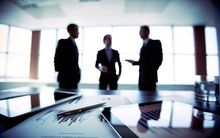 Rát tai, bỏng họng nhắc nợ 500 khách, nhân viên ngân hàng 'bạc mặt' thu nợ cuối năm