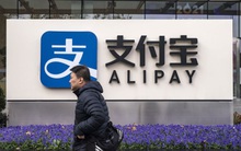 Jack Ma lại gánh thêm "vận xui": Ông Trump ký lệnh cấm giao dịch với 8 ứng dụng thanh toán của Trung Quốc