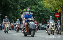 Lượn phố qua ảnh: Hà Nội vào Thu bằng cái se lạnh đầu mùa, lâu lắm rồi mới có ngày đẹp trời đến vậy