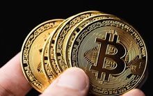 Giá Bitcoin “xuyên thủng” ngưỡng 58.000 USD/đồng