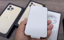 Chuyện chưa từng có: Khách mua iPhone 13 ở Việt Nam buộc phải khui hộp và kích hoạt ngay ở cửa hàng?